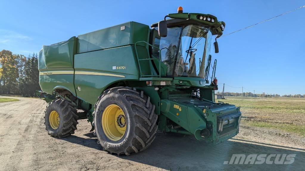 John Deere S 670 i Mähdrescher