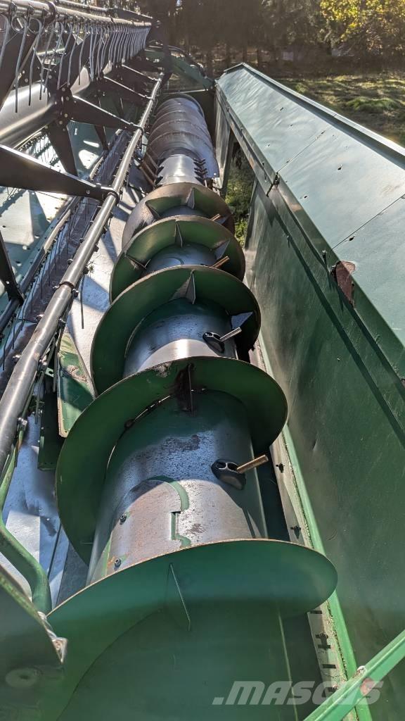 John Deere S 670 i Mähdrescher