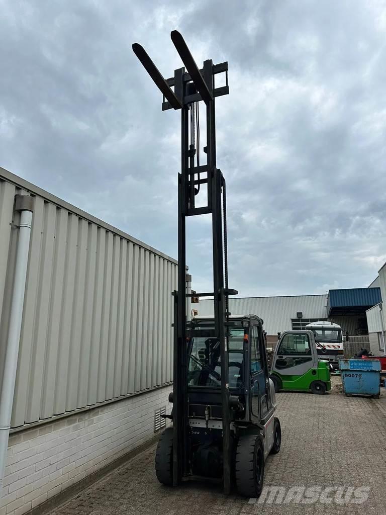 Nissan FDG02E7 Andere Gabelstapler