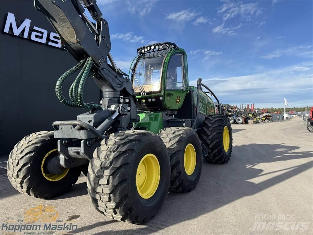 John Deere 1470G Harvester