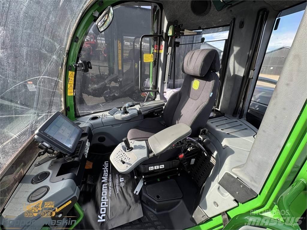 John Deere 1470G Harvester