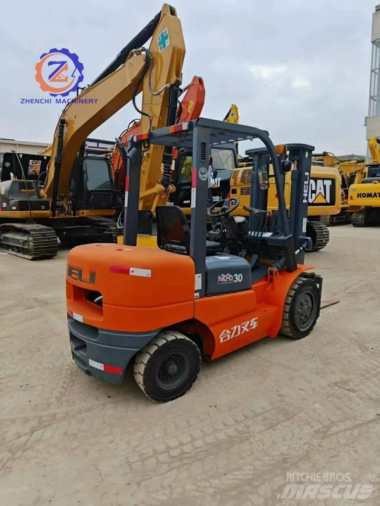 Heli CPCD 30 Diesel Stapler