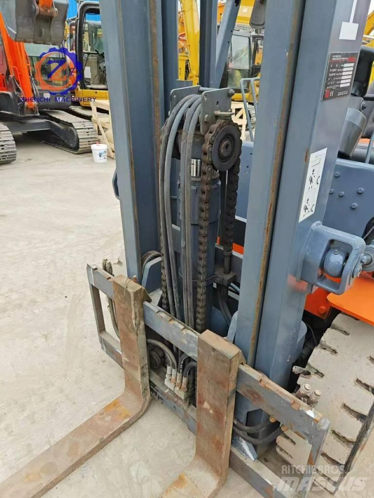 Heli CPCD 30 Diesel Stapler