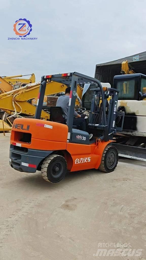 Heli CPCD 30 Diesel Stapler