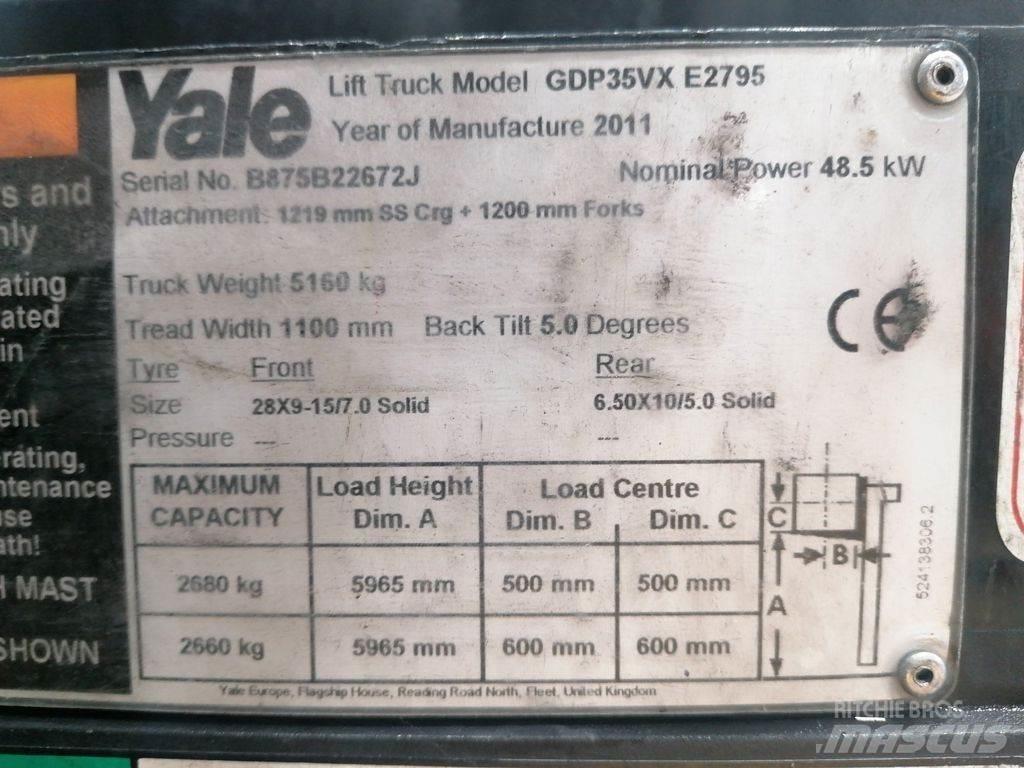 Yale GDP35VX Diesel Stapler