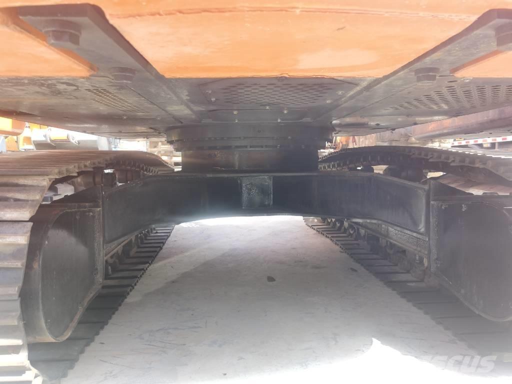 Hitachi ZX 210 Raupenbagger