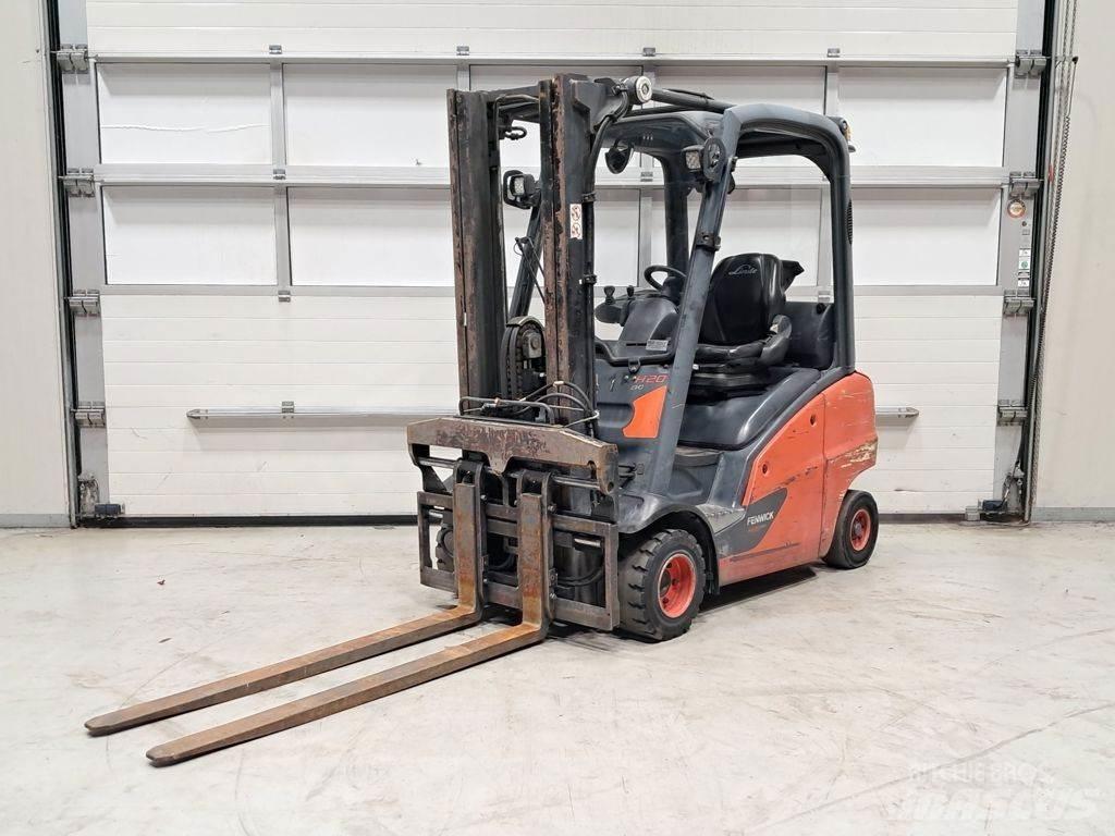 Linde H20T-01 Gas Stapler