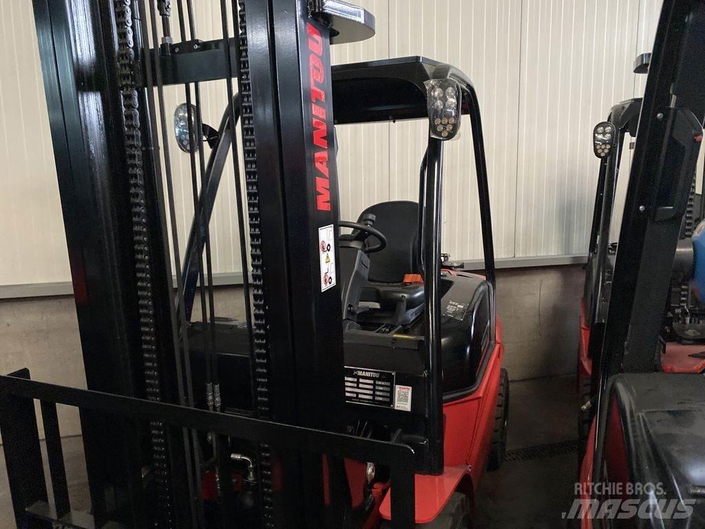 Manitou MI35G Gas Stapler