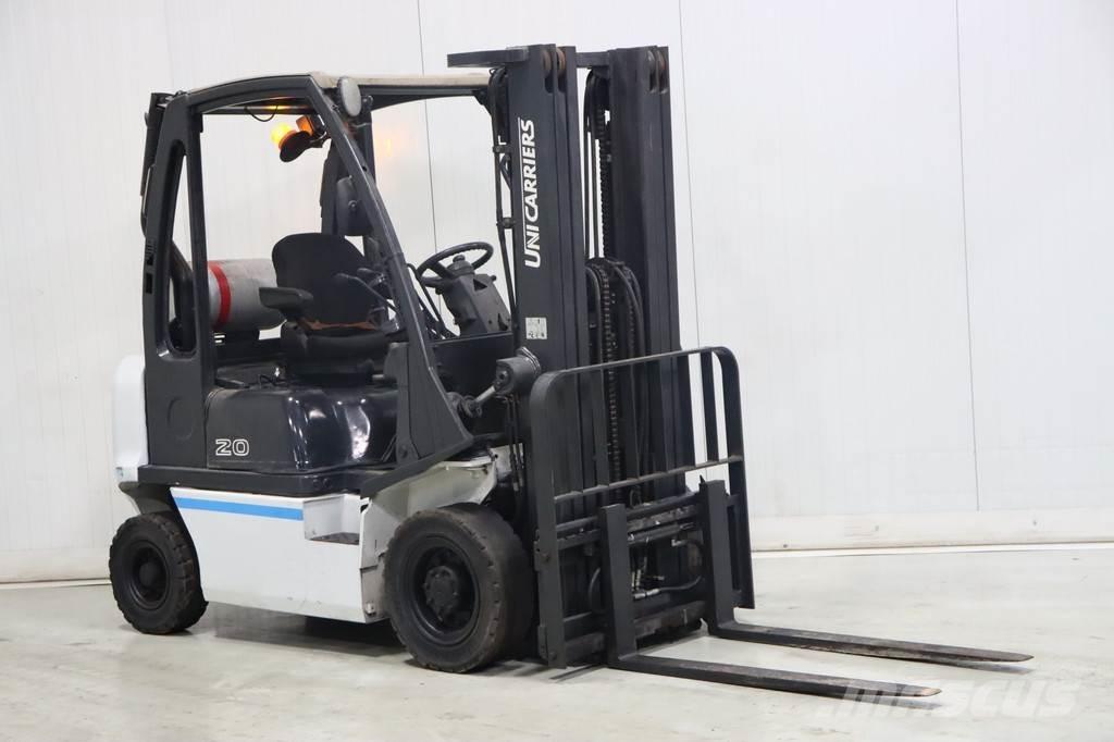 Nissan U1D2A20LQ Gas Stapler