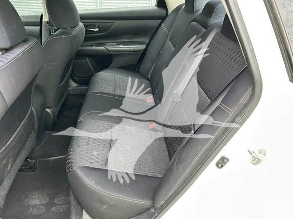 Nissan ALTIMA PKWs