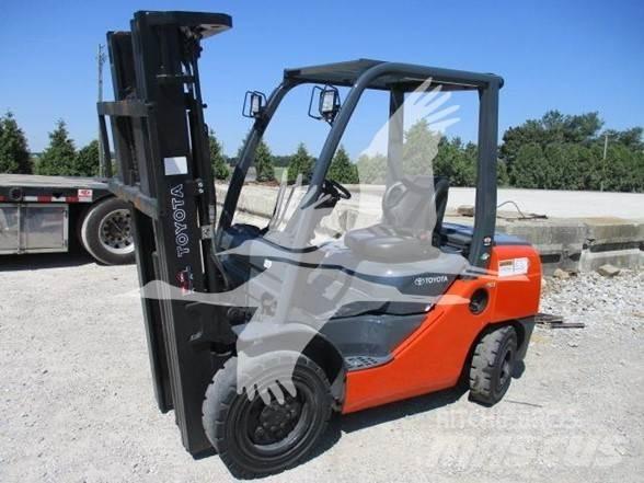 Toyota 8FDU30 Diesel Stapler