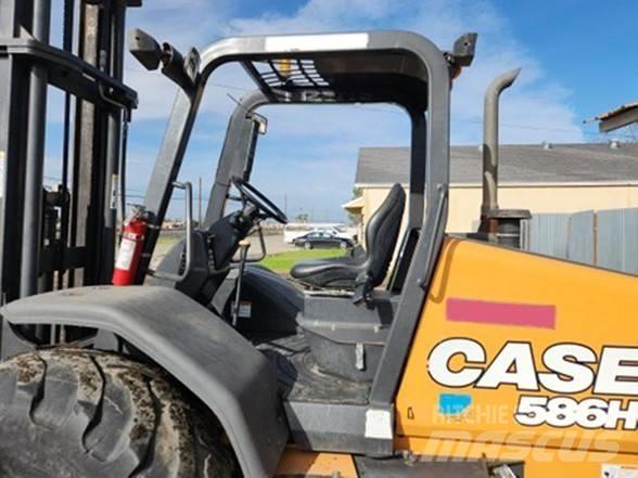 CASE 586H Geländestapler