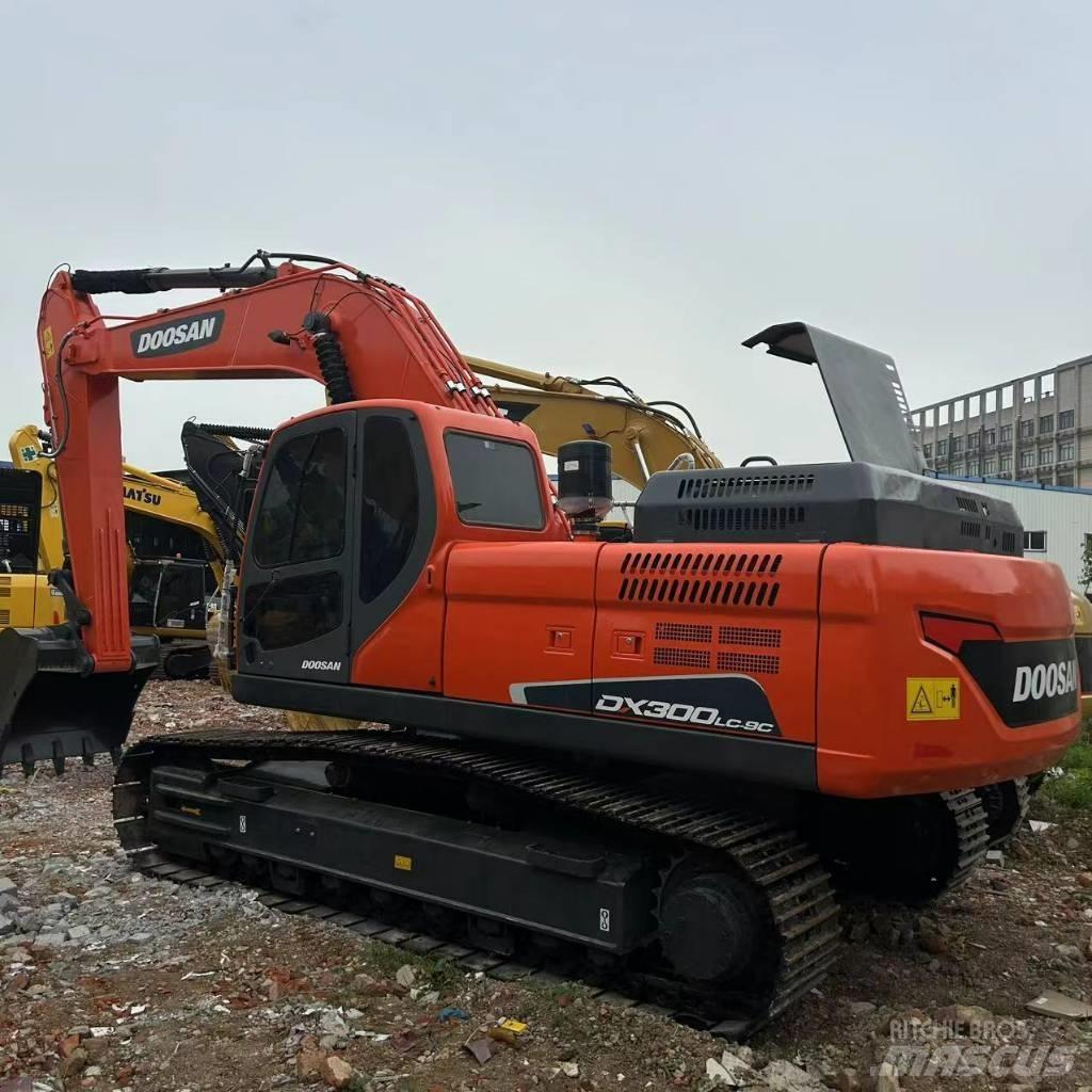 Doosan DX 300 LC-9c Raupenbagger