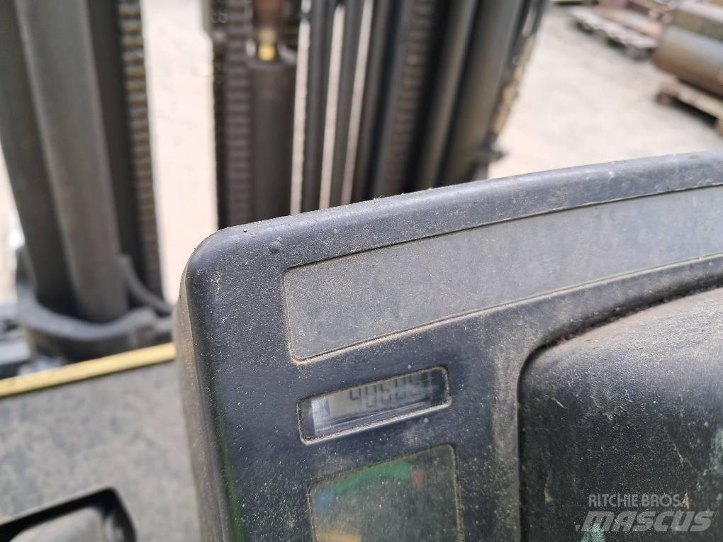 Hyster H250XL Gas Stapler