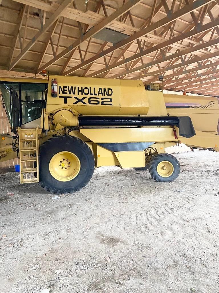 New Holland TX 62 Mähdrescher