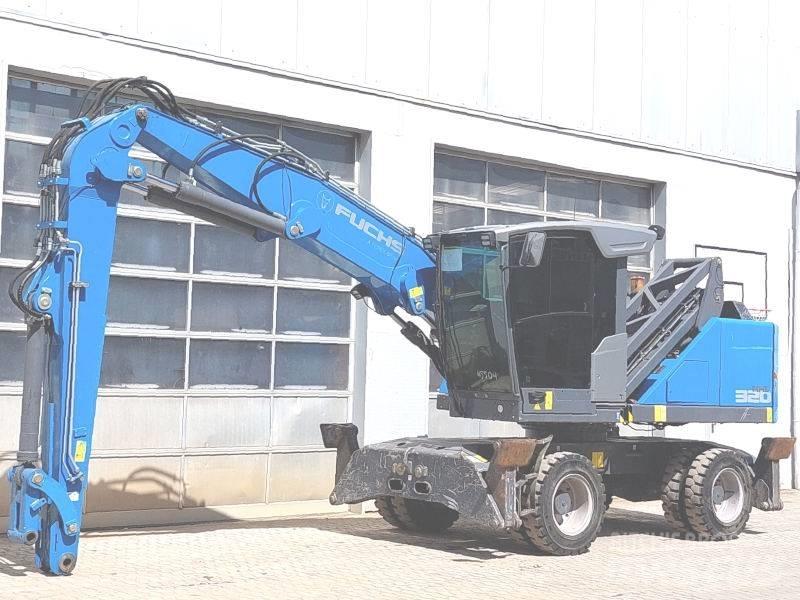 Fuchs MHL 320 F Materialumschlag