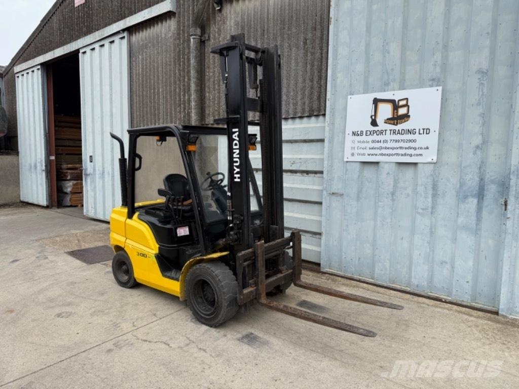 Hyundai 30 D Diesel Stapler