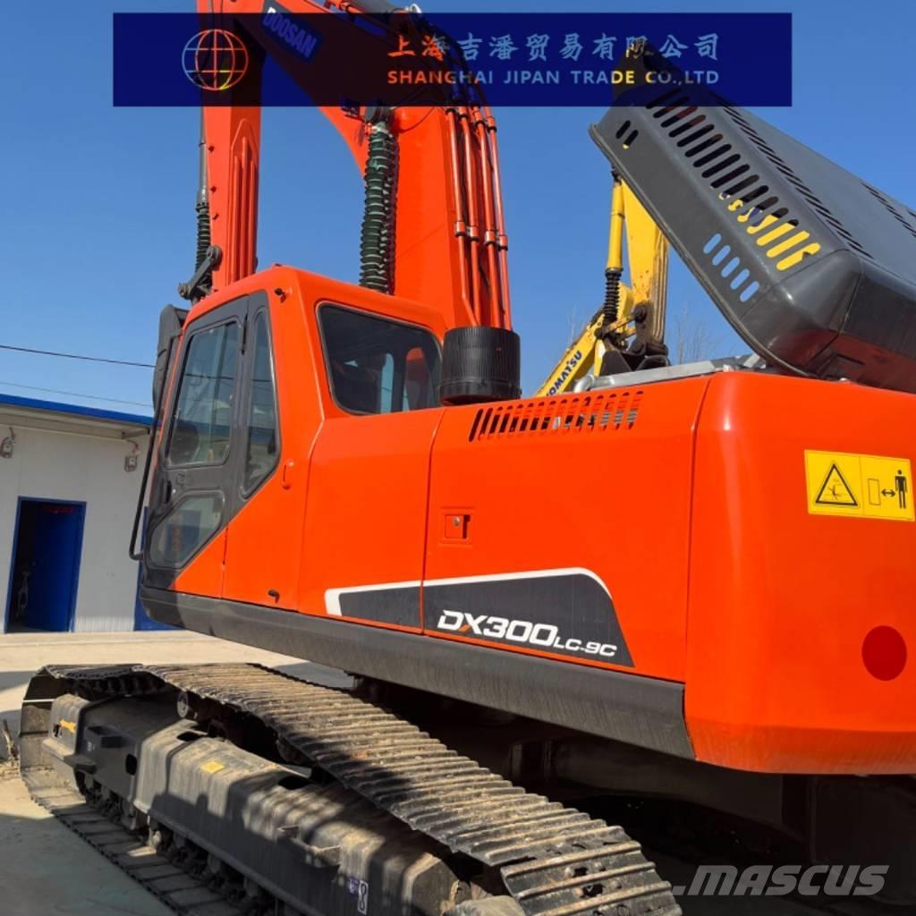 Doosan DX 300 Raupenbagger