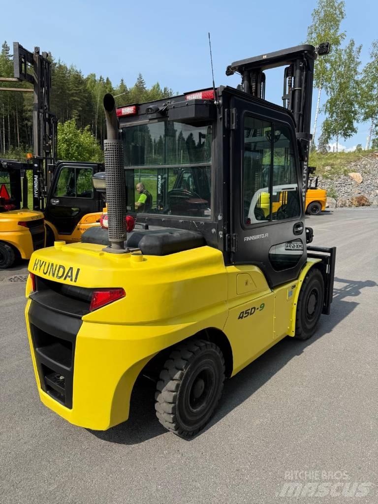 Hyundai 45 D-9 Diesel Stapler