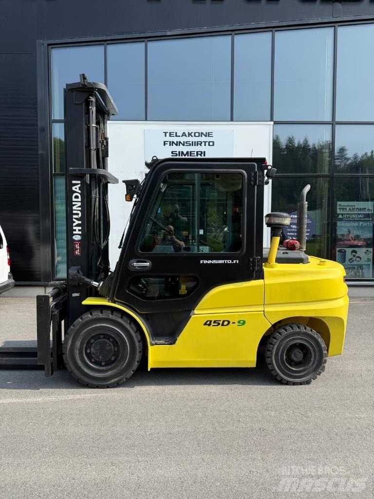Hyundai 45 D-9 Diesel Stapler