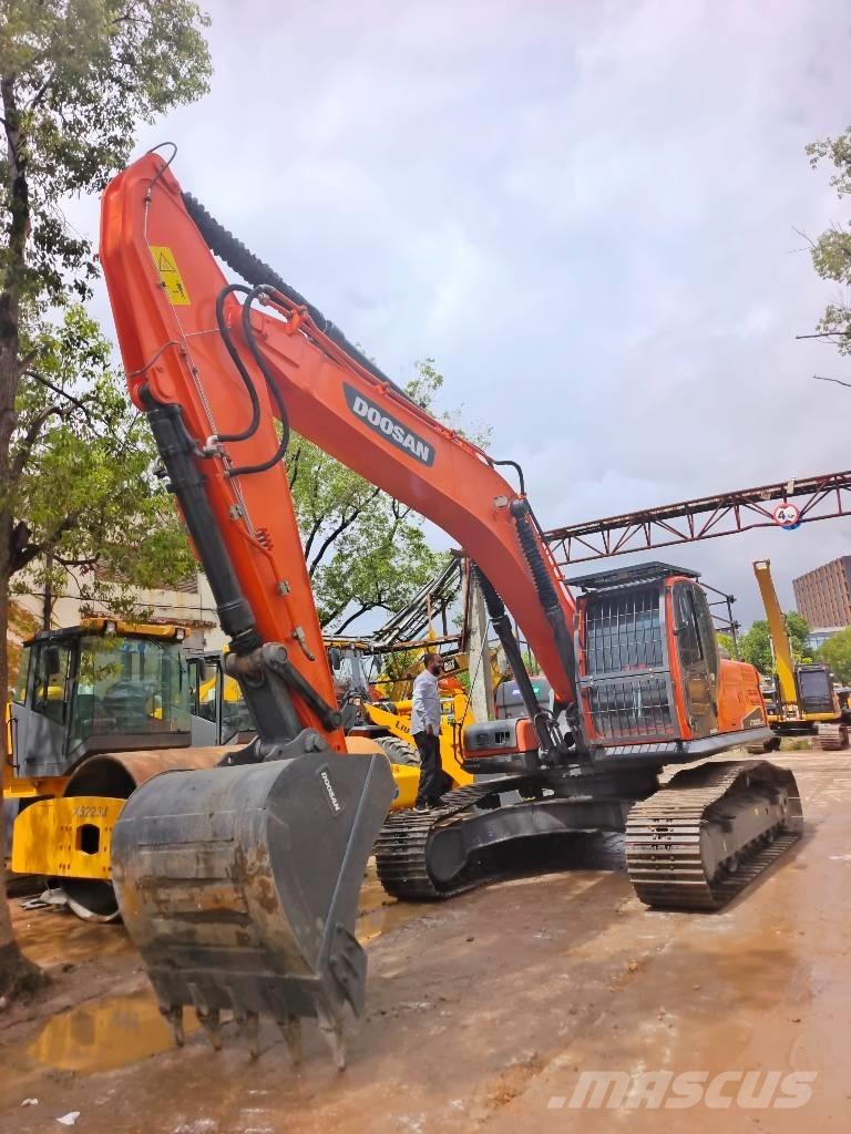 Doosan DX 300LC-9C Raupenbagger