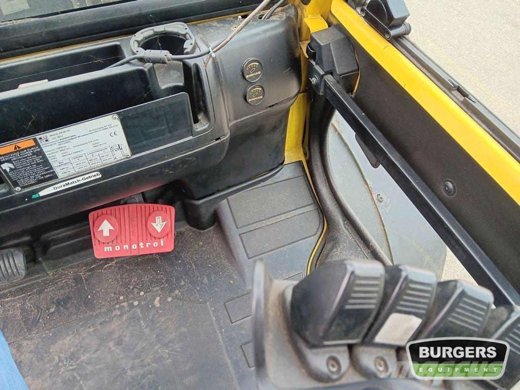 Hyster H8.0FT9 Gas Stapler
