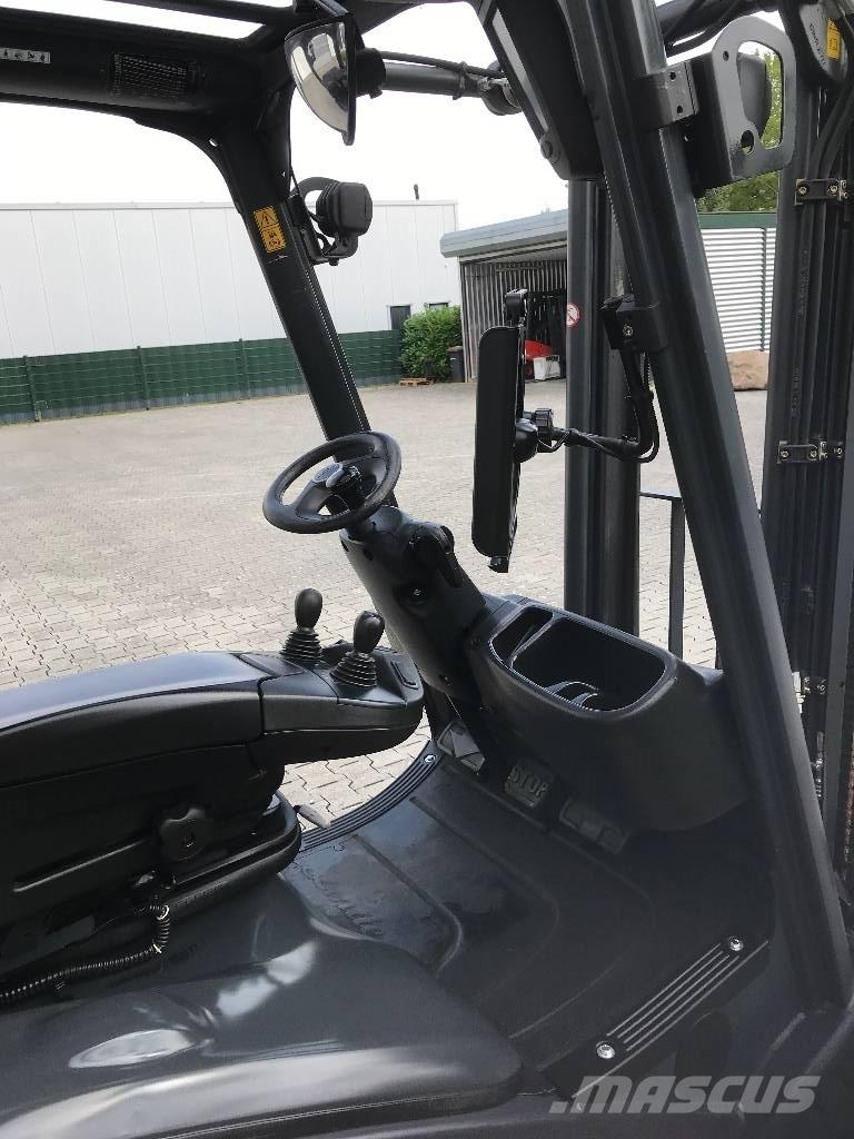 Linde H16T-01 Gas Stapler