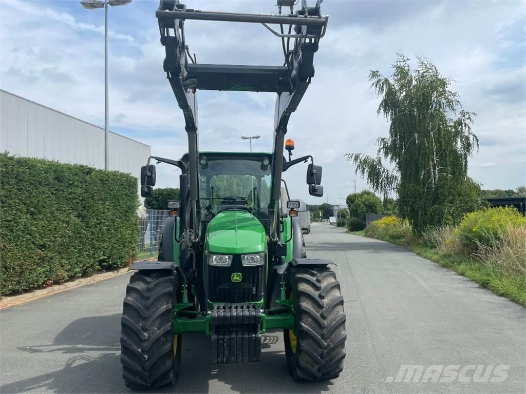 John Deere 5100M Traktoren
