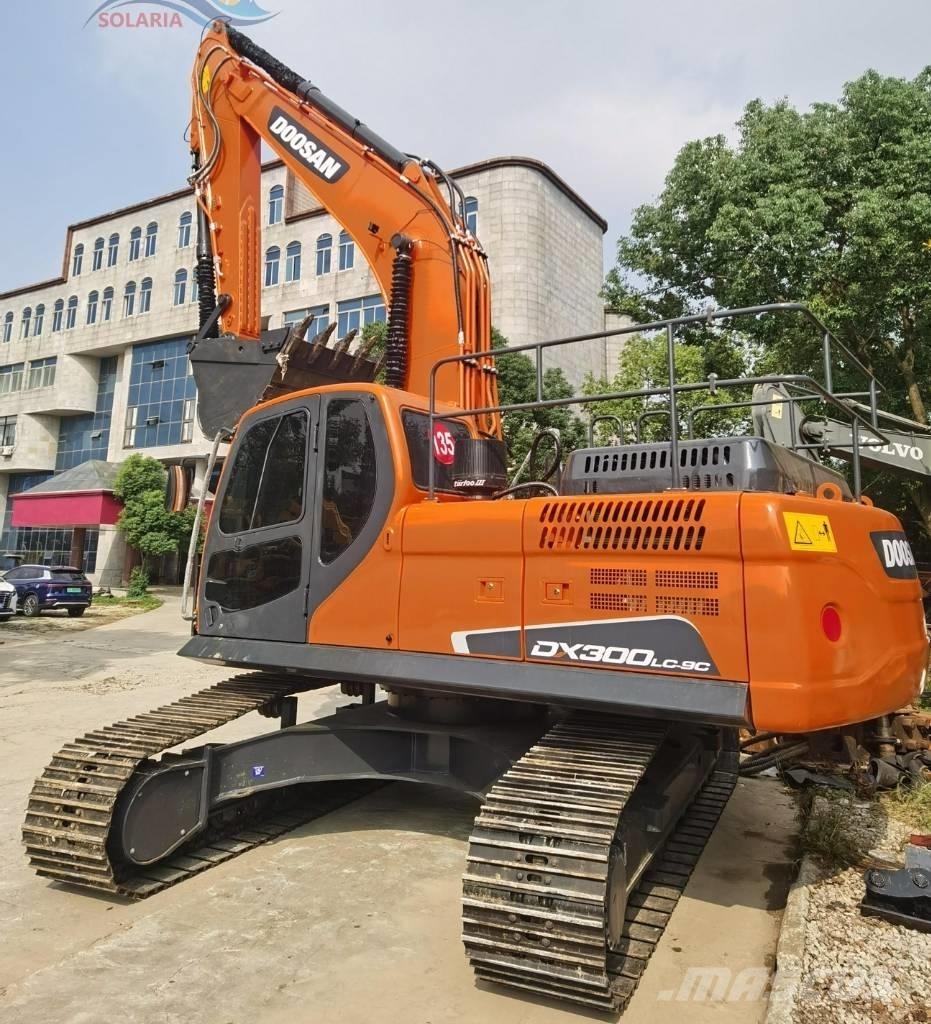 Doosan DX 300 LC Raupenbagger