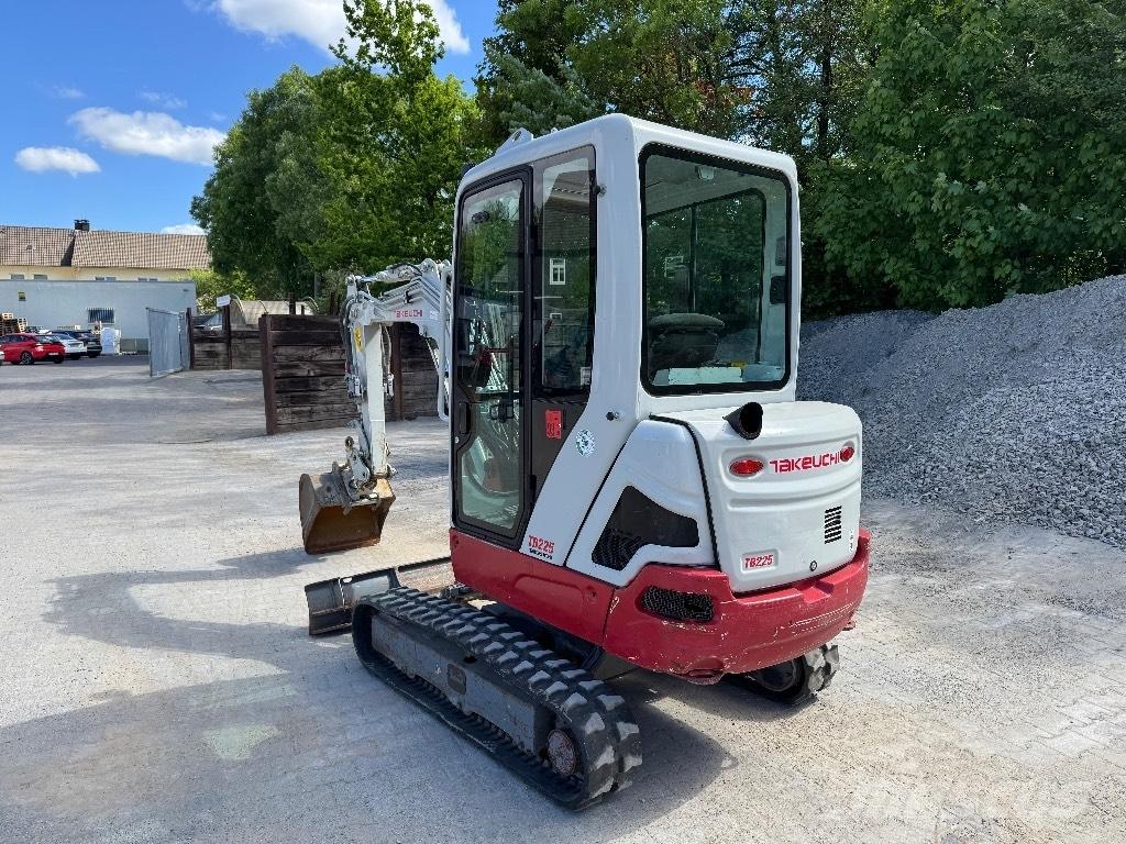 Takeuchi TB 225 Minibagger < 7t