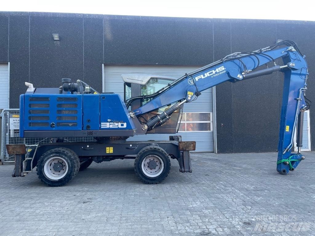 Fuchs MHL320F Materialumschlag