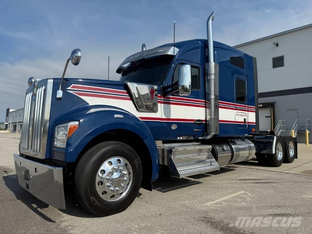 Kenworth W 990 Sattelzugmaschinen