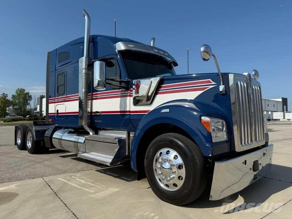 Kenworth W 990 Sattelzugmaschinen