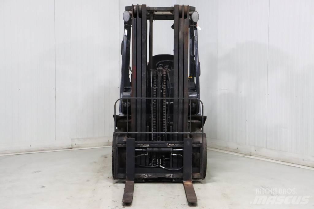 Nissan U1D2A20LQ Gas Stapler