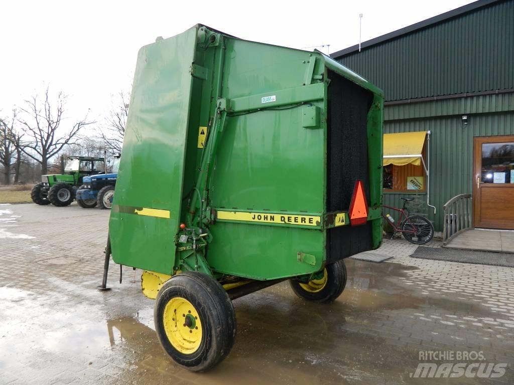 John Deere 550 Rundballenpressen