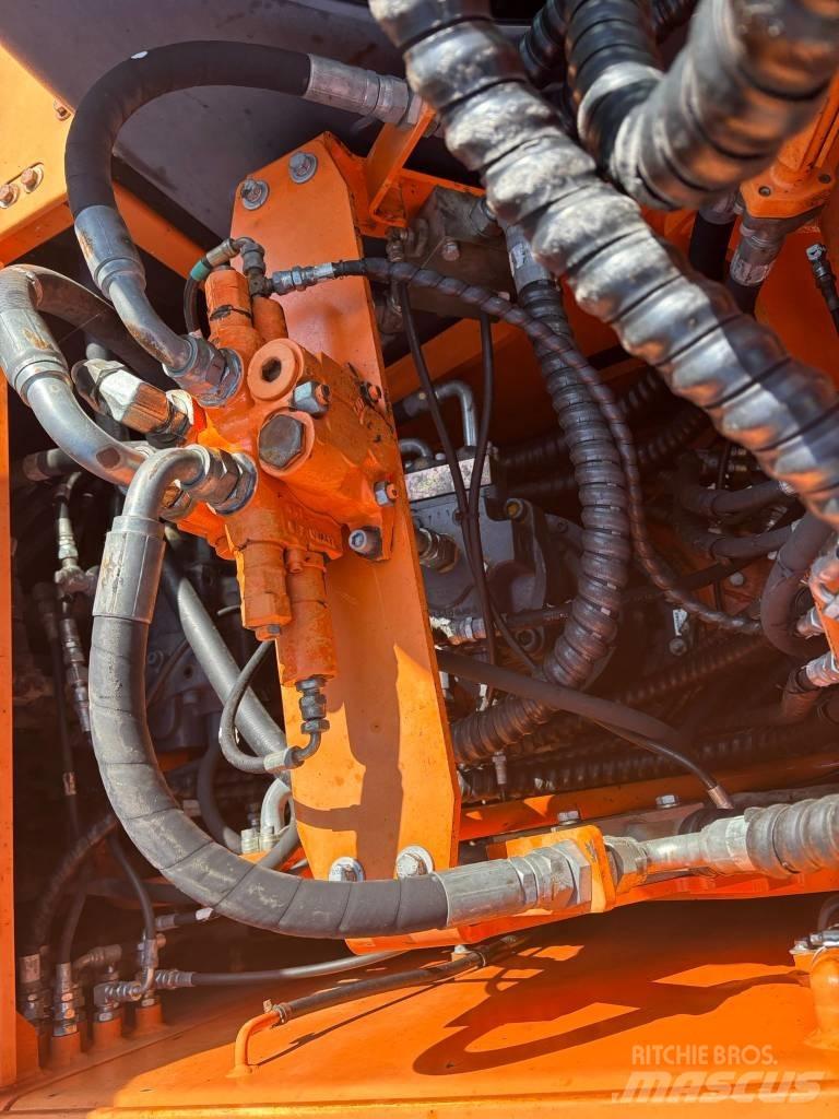 Doosan DX 210 W Mobilbagger