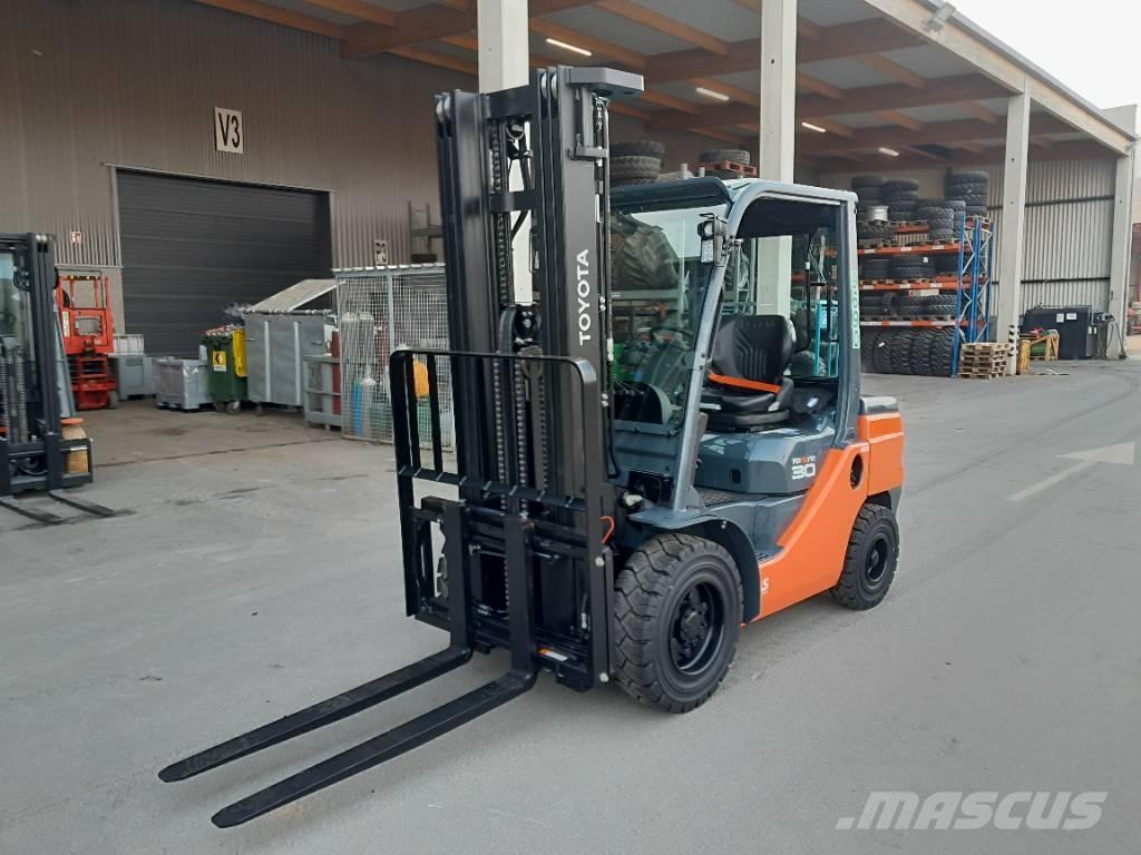 Toyota 52-8 FDF 30 Diesel Stapler