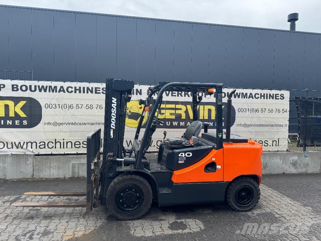 Doosan D 40 SC-7 Diesel Stapler