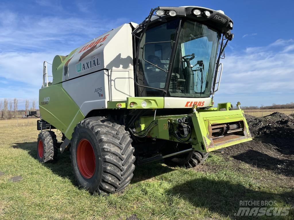 CLAAS Tucano 440 Mähdrescher