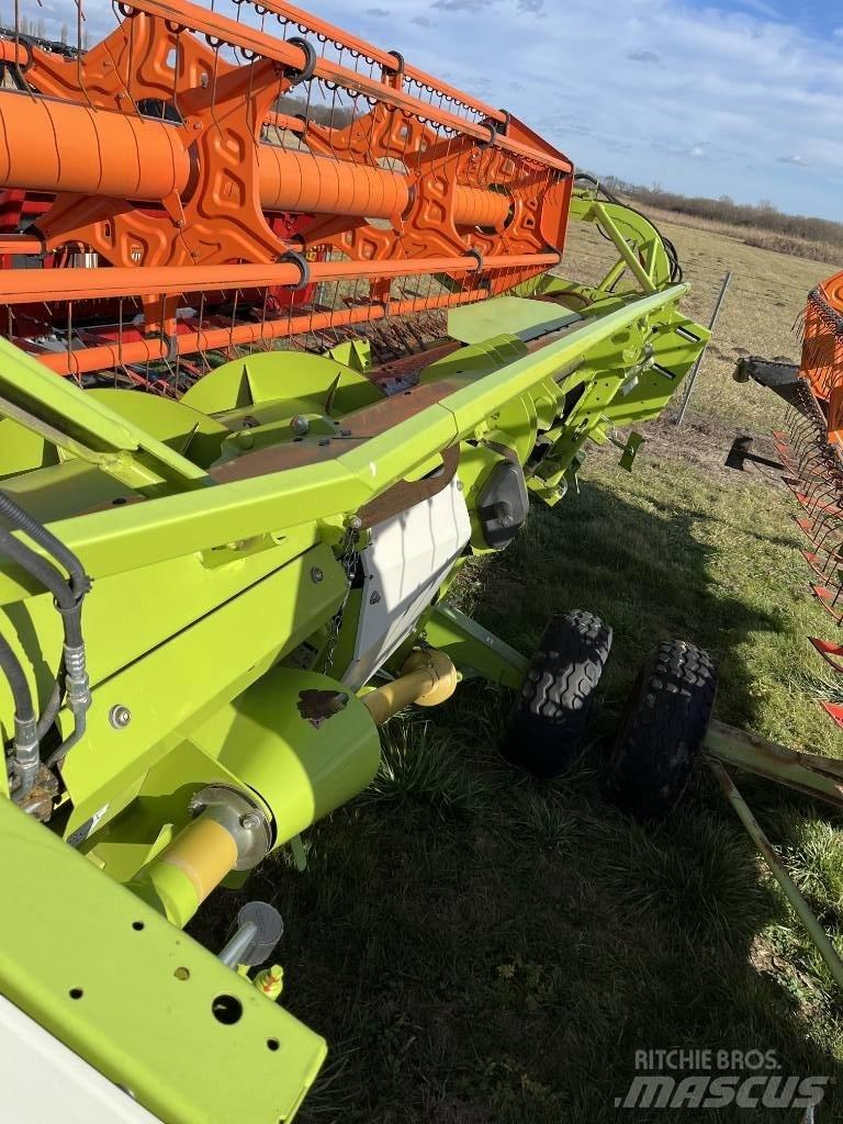 CLAAS Tucano 440 Mähdrescher