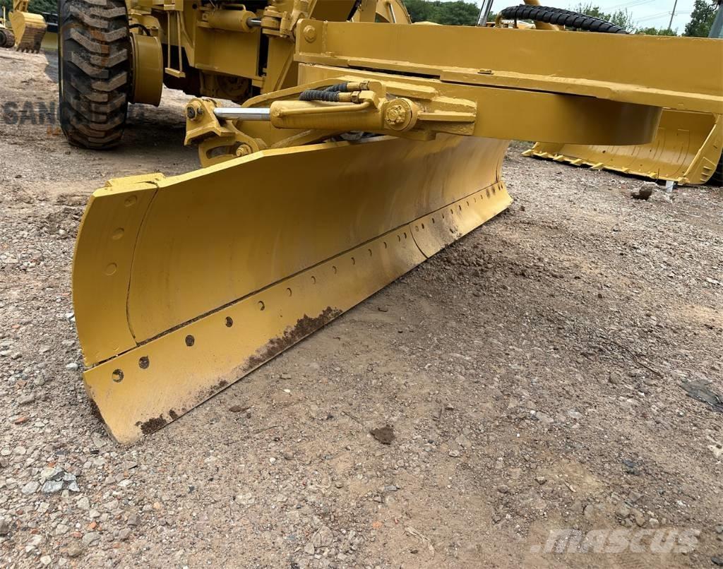 CAT 12 G Grader