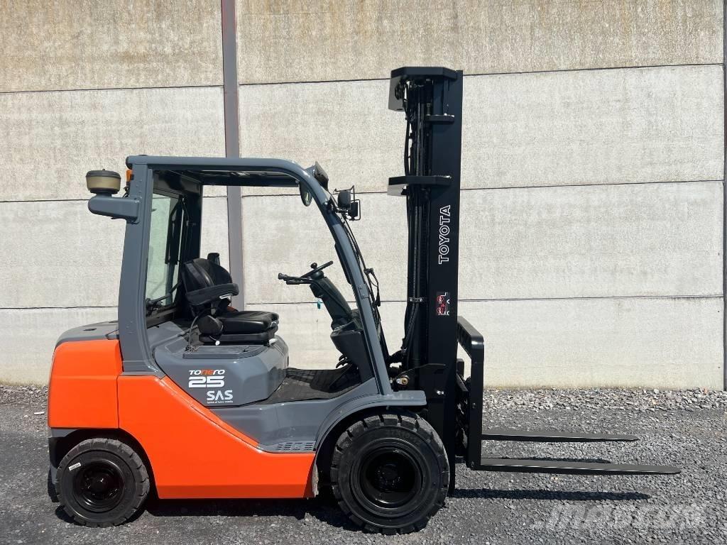 Toyota 02-8 FDF 25 Diesel Stapler