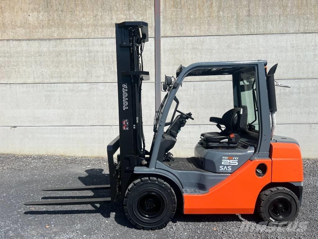 Toyota 02-8 FDF 25 Diesel Stapler