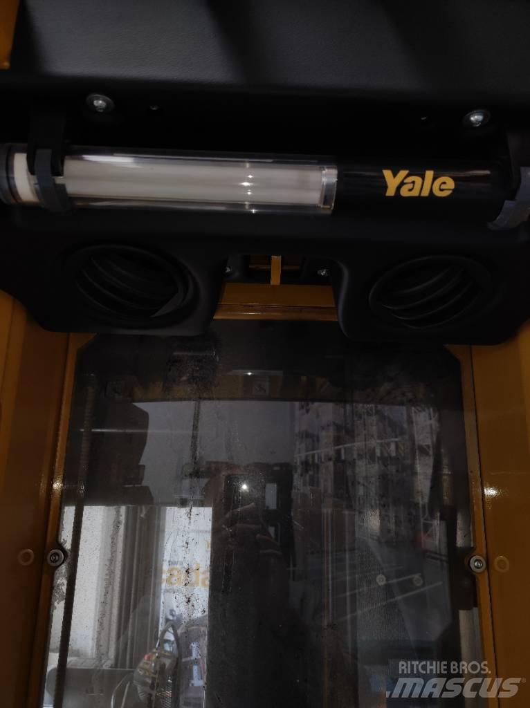 Yale MTC 13 Schmalgangstapler