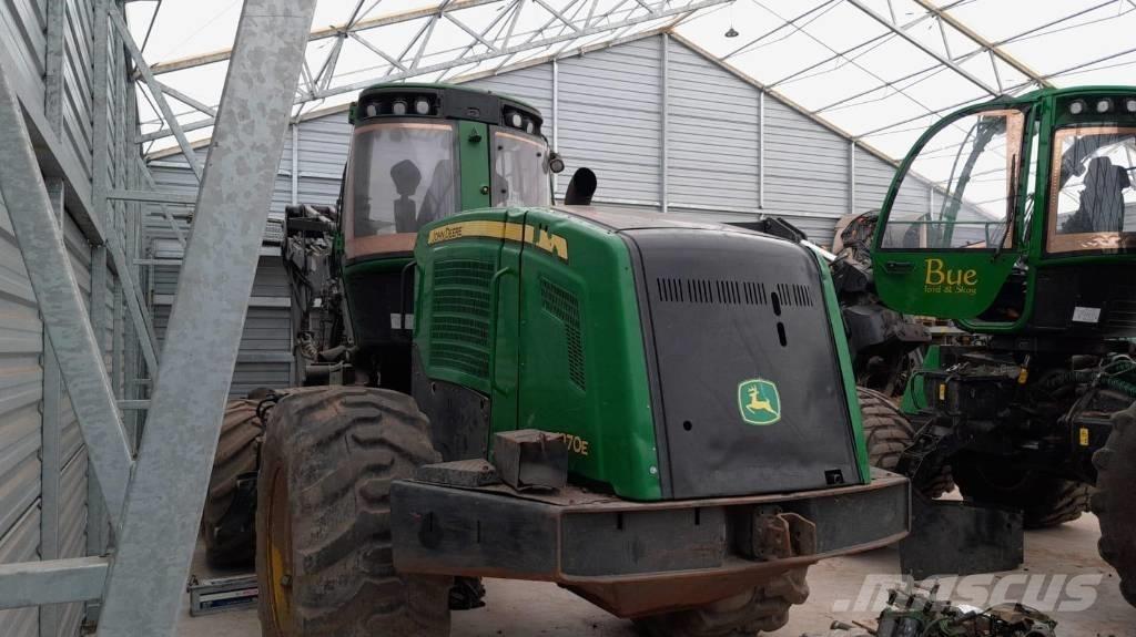 John Deere 1270 E Harvester