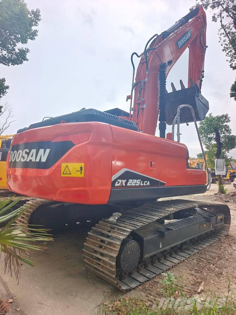 Doosan DX225LC-9C Raupenbagger