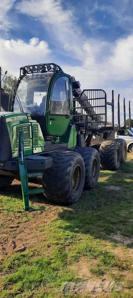 John Deere 1110 E Forwarder