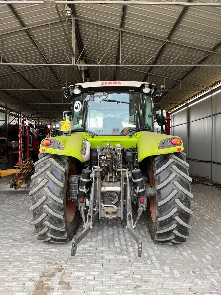 CLAAS Arion 440 Traktoren