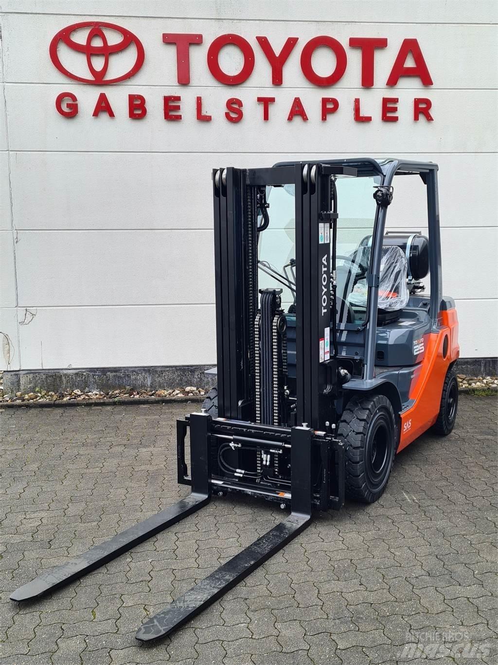 Toyota 02-8FGF25 Gas Stapler