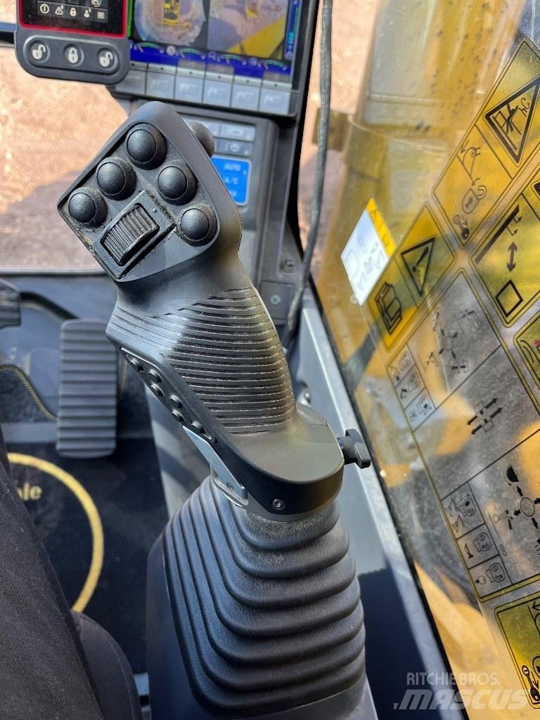 Komatsu HB 365LC-3E0 Raupenbagger